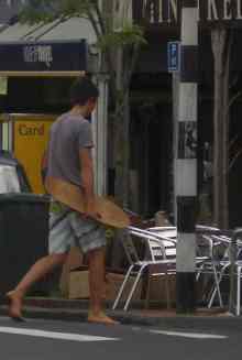 NZ skater with no shoes