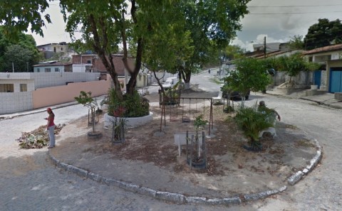 Lagoa Encantada play area in 2012 (Google Maps)